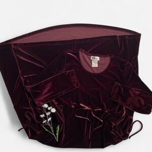 SOLDVintage deep red velvet long sleeve maternity dressSOLD